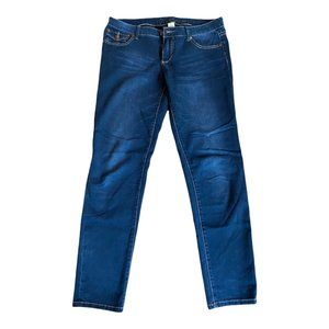 Arden B. Straight Cut Jeans